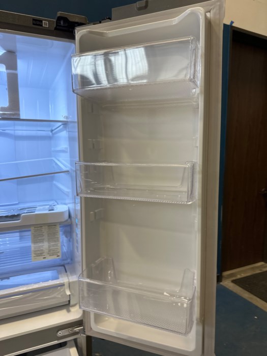 2023 Samsung 27 cu. ft. Large Capacity 3Door French Door Refrigerator For Sale Retail