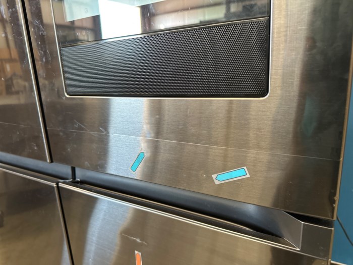 2023 Samsung 29 cu. ft. Smart 4Door Flex Refrigerator with Family Hub and Beverage Center For