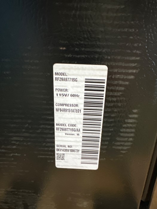 2023 Samsung 29 cu. ft. Smart 4Door Flex Refrigerator with Family Hub and Beverage Center For