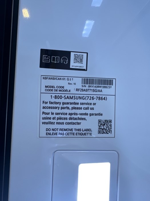 2023 Samsung 29 cu. ft. Smart 4Door Flex Refrigerator with Family Hub and Beverage Center For