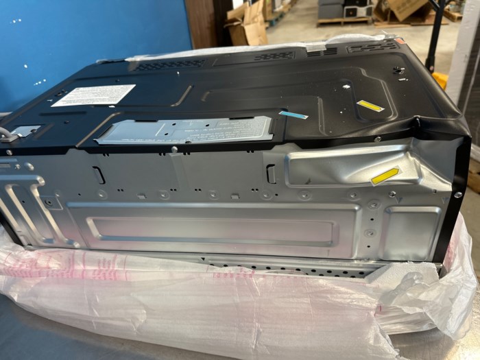 2023 Samsung Smart SLIM 1.1cu ft OvertheRange Microwave For Sale