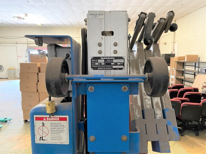 Genie AWP24 Electric Vertical Lift for sale