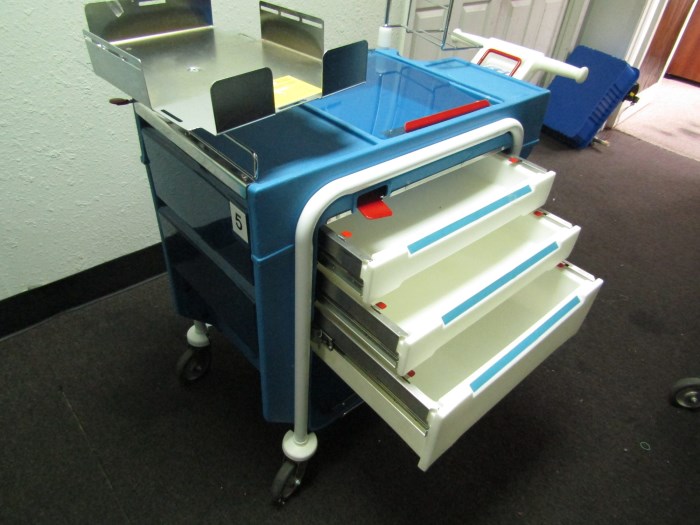 Metro Lifeline Medical Crash Cart for sale