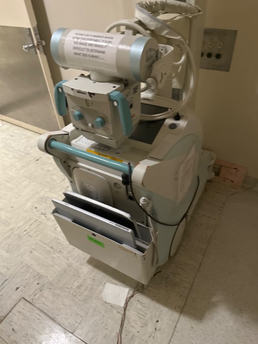 Mobile Dart Evolution (SHIMADZU) (PORTABLE XRAY MACHINE) for sale