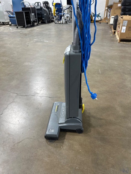 Vacuum Windsor Karcher Sensor XP15 for sale